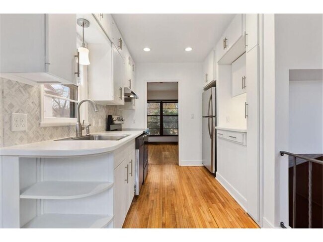 Building Photo - 5449 42nd Ave S