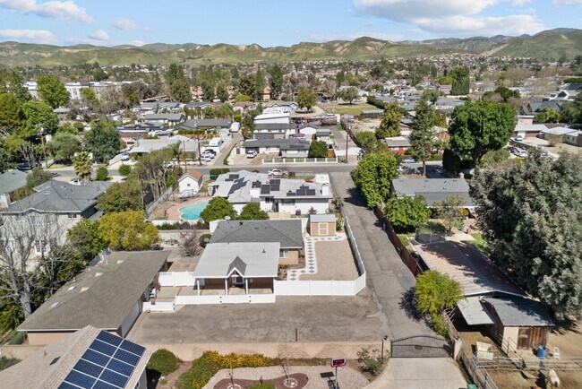 Building Photo - 4576 Adam Rd