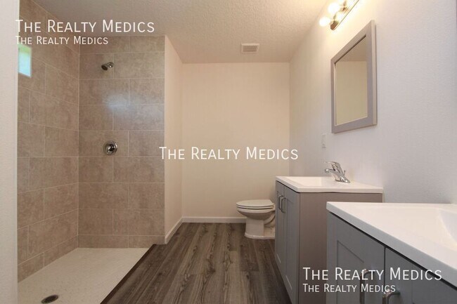 Building Photo - 978 Gulfport Rd SE