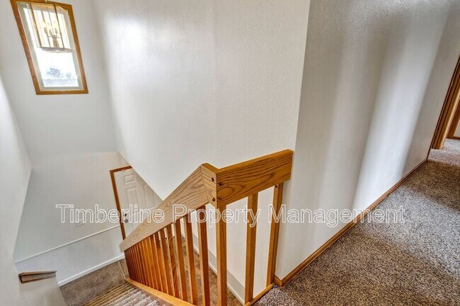 Building Photo - 17960 Bakers Farm Rd
