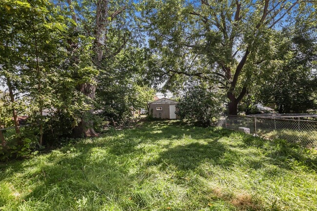 Building Photo - 450 S Terrace Ave