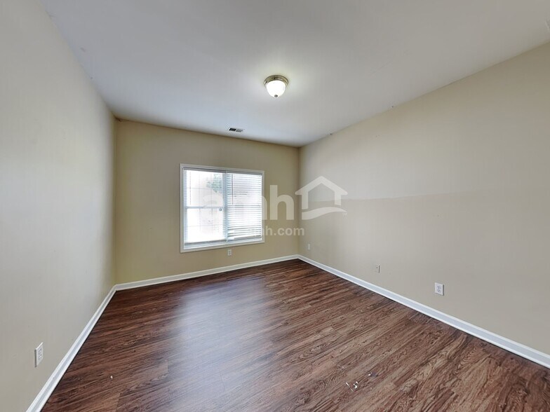 Building Photo - 7604 Cole Ln