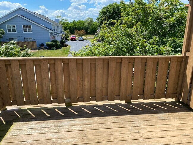 Building Photo - 3S121 Timber Dr