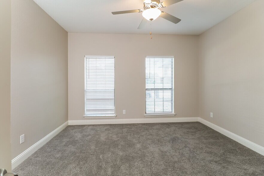 Building Photo - 1029 Primrose St