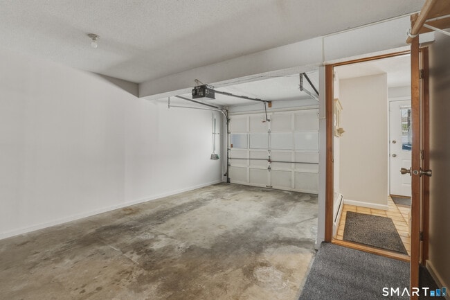 Building Photo - 116 Songbird Ln