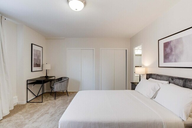 Building Photo - 112 W University Pkwy