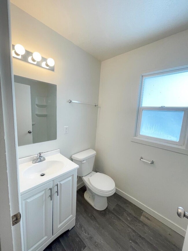 Building Photo - 2 Bed, 1 Bath in Ogden's Business Depot Corridor — Available Now