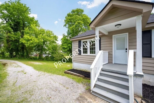 Building Photo - 45 Circle Dr