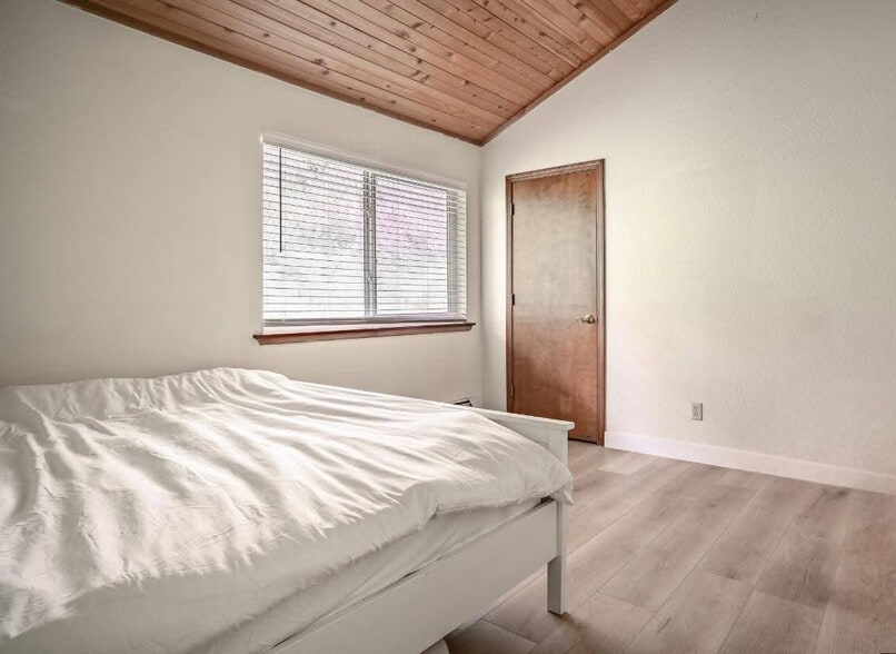 Building Photo - 200 Carroll St