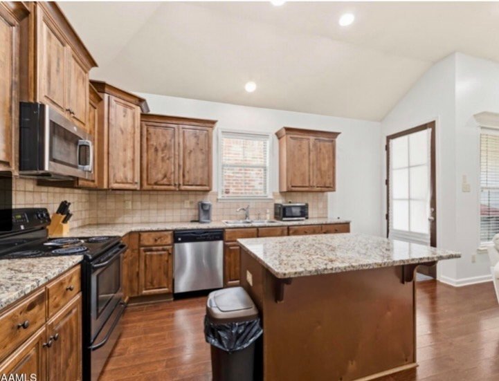 Building Photo - 343 Chimney Rock Blvd