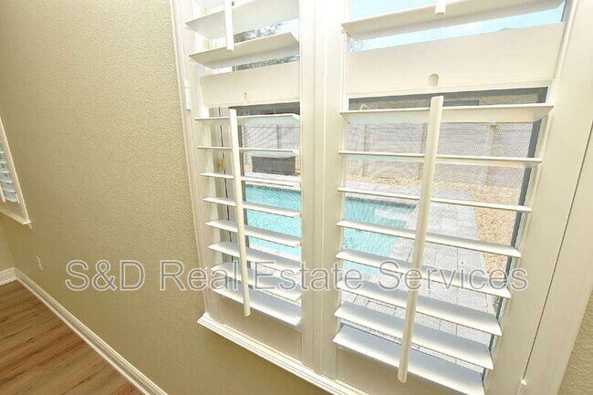 Building Photo - 1977 Wind Meadows Dr