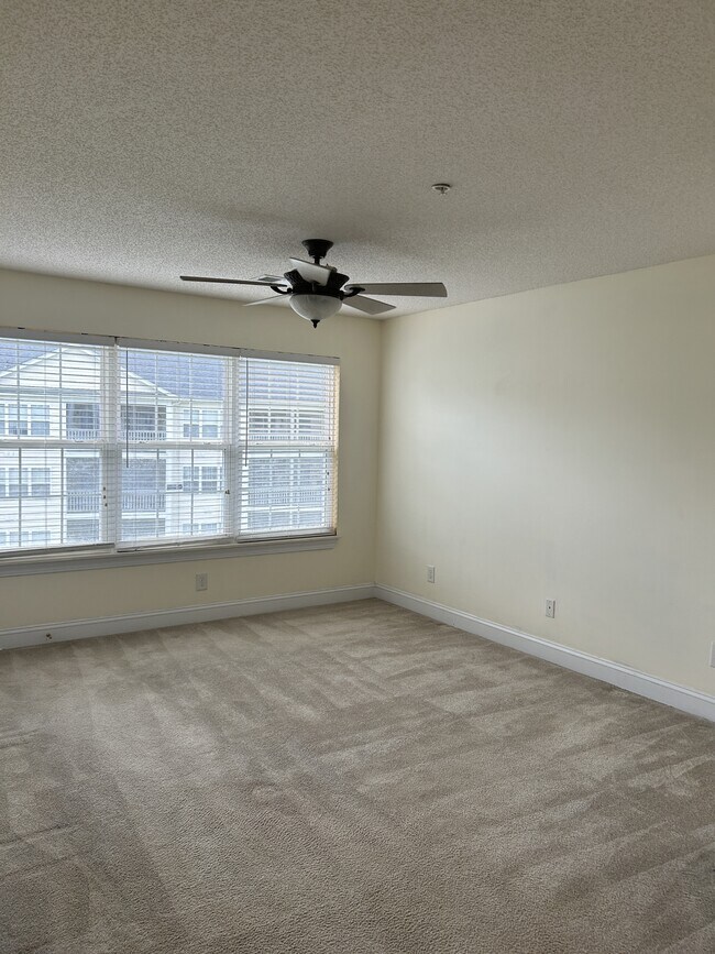 Building Photo - 627 Woodmoor Dr