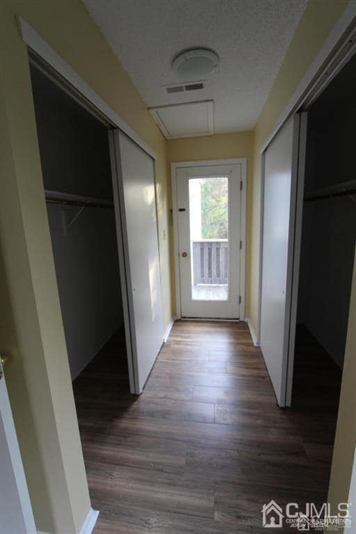 Building Photo - 1618 Aspen Dr
