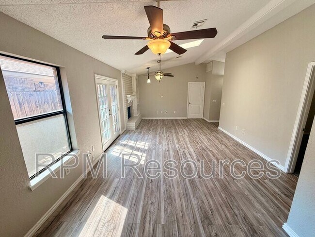 Building Photo - 957 W Tesio Way