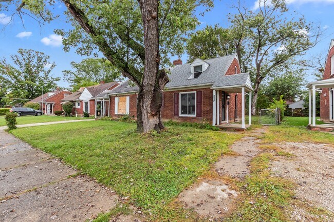 Building Photo - 10934 Nottingham Rd