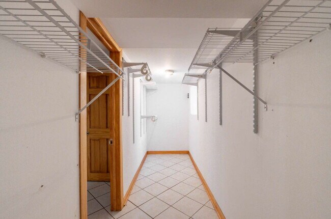 Building Photo - Spacious 3-Bedroom, 2-Bathroom Duplex in Avondale