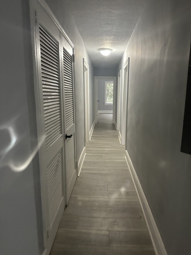 Building Photo - 129 Cox Cir