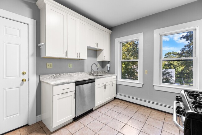 Building Photo - 40 Harding Rd