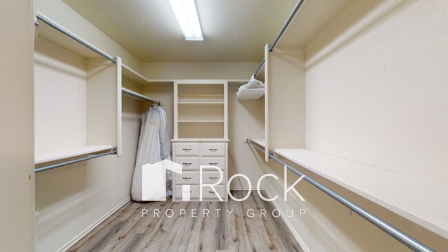 Building Photo - Need space? Take a look at this 4 Bedroom/...