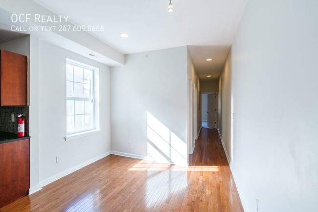 Building Photo - Three Bedroom Close to Temple University