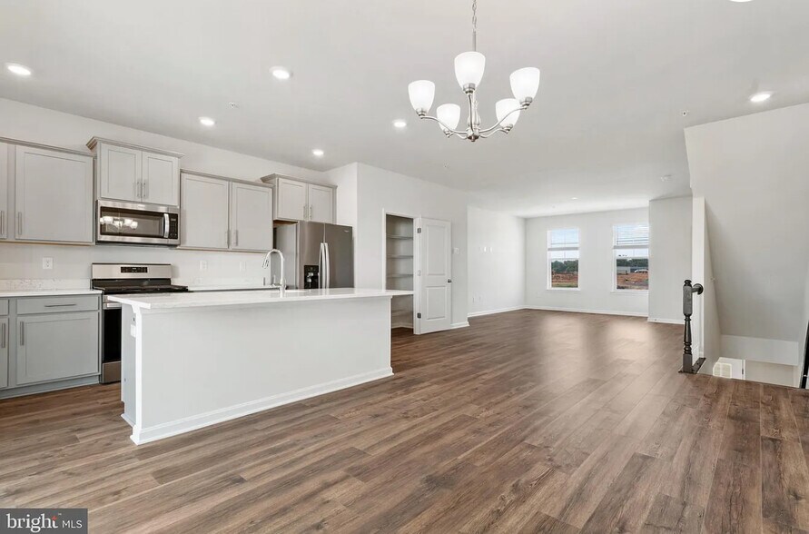 Building Photo - 262 Ensemble Way