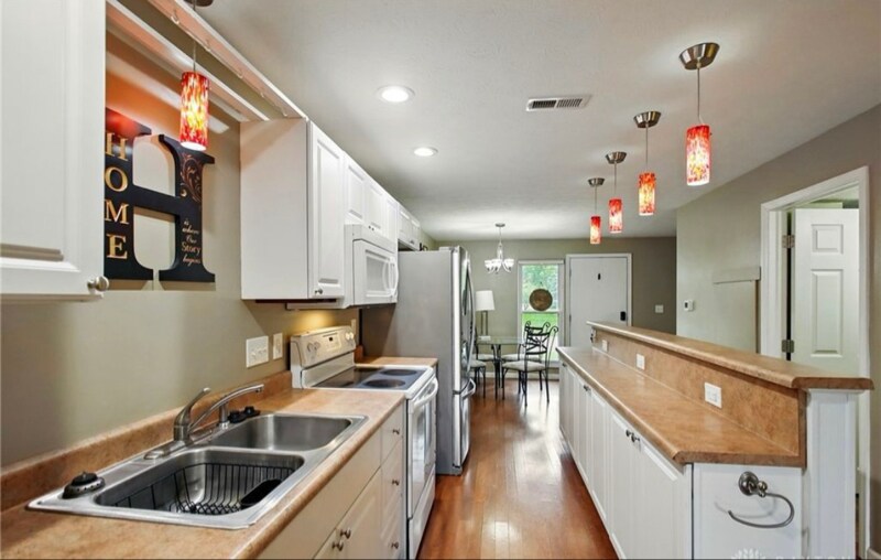 Building Photo - 647 Villa Rd