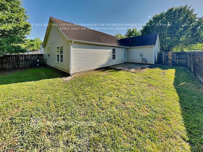 Building Photo - 8731 Purple Thistle Ln