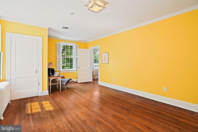 Building Photo - 3612 Albemarle St NW