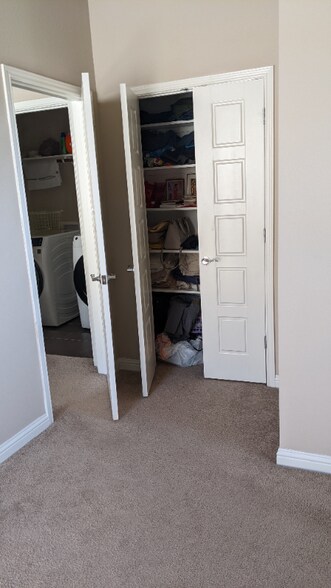 Building Photo - 1605 Arcilla St