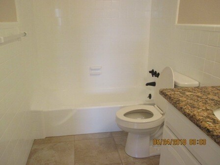 Building Photo - Gorgeous 3 Bedroom Beachside Home!
