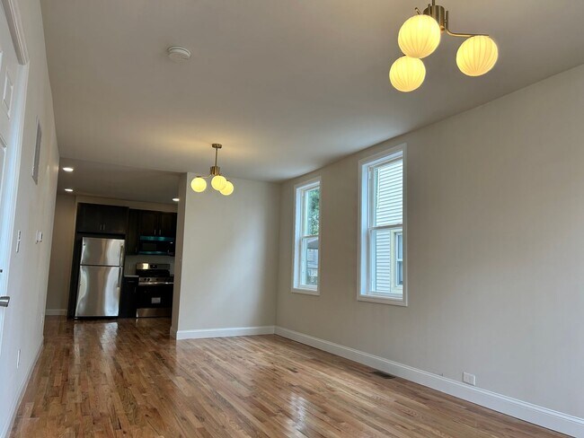 Building Photo - 414-416-416 Ridgeway St