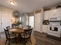 Building Photo - Beautifully Maintained 3BR Home with Extra Living Space