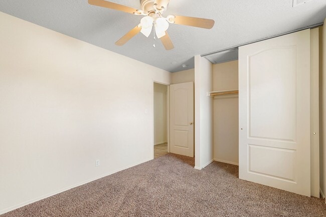 Building Photo - For Rent | 3 Bed / 2 Bath | 1-Car Garage |...