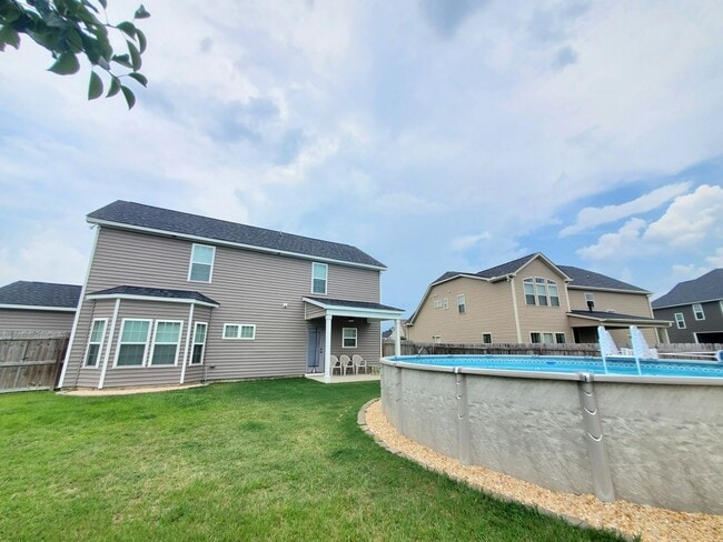 Building Photo - Gorgeous Home In Turnberry Subdivision
