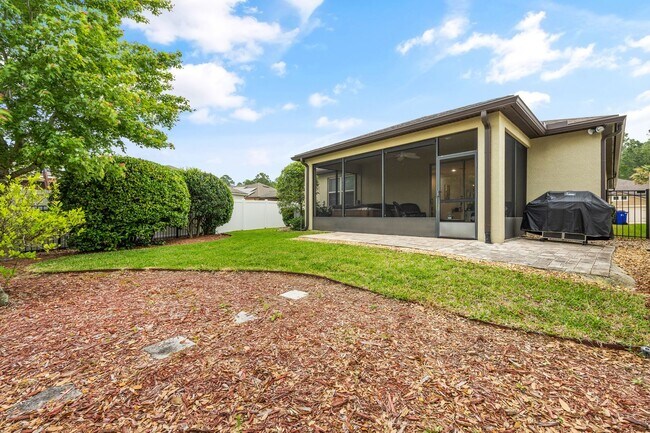 Building Photo - Beautifully Maintained home in Pool Community!