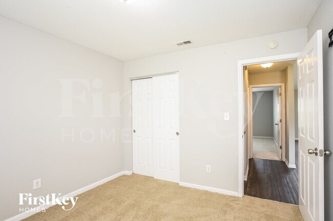 Building Photo - 2635 Lullwater Ln