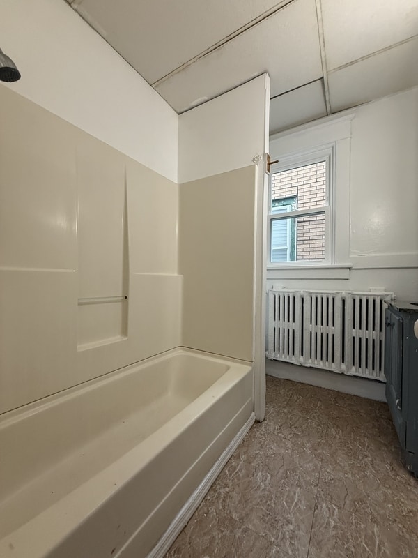 Building Photo - 221 S Swan St