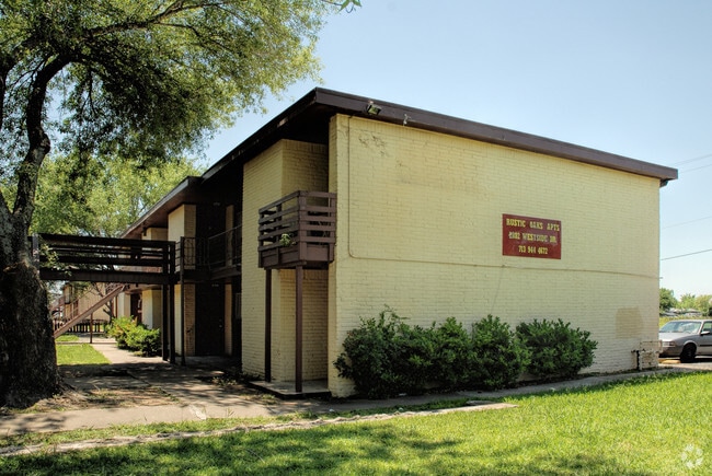 Rustic Oaks Apartments - The Oberon