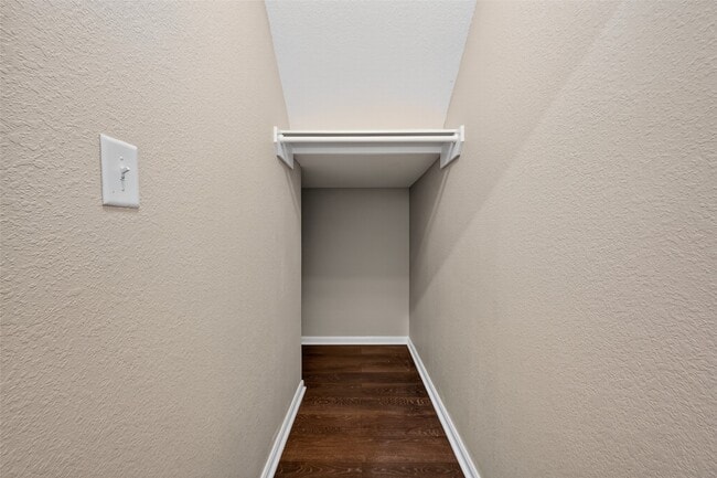 Building Photo - 25403 King Reyes St