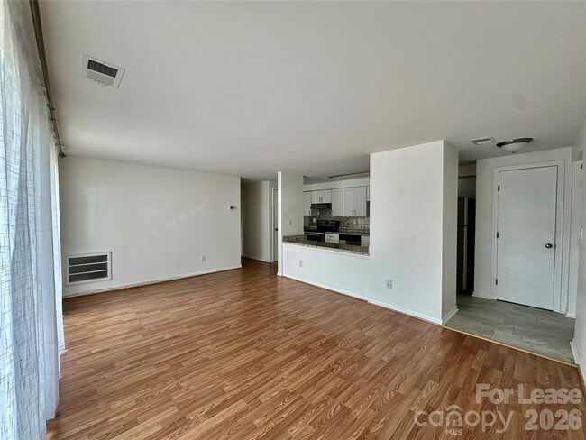 Building Photo - 1645 Arlyn Cir