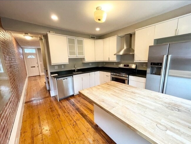 Building Photo - 51 Greenwich St