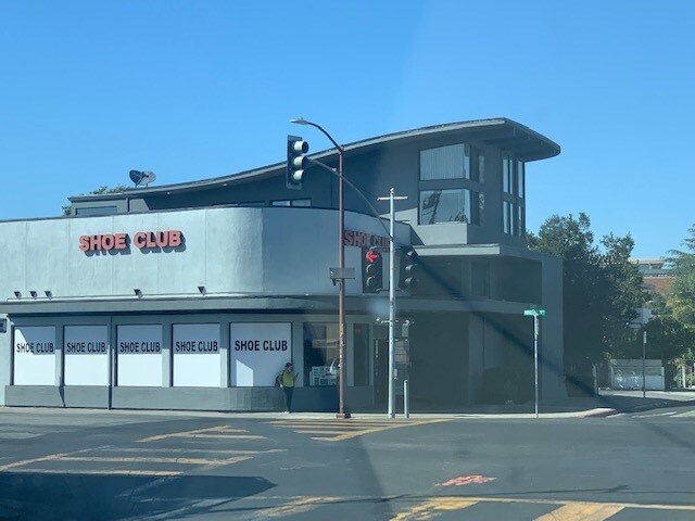 Building Photo - 3157 Middlefield Rd
