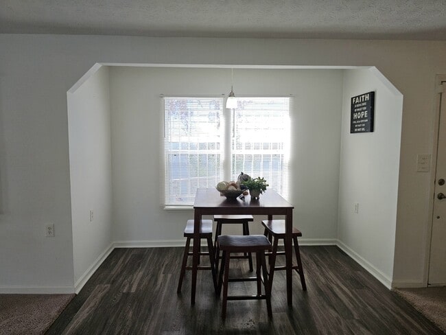 Building Photo - 1173 Moton Ave SW