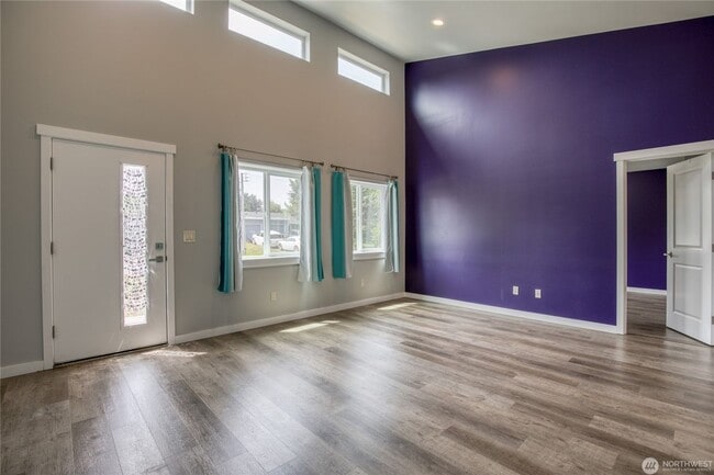 Building Photo - 2 bedroom close to the beach