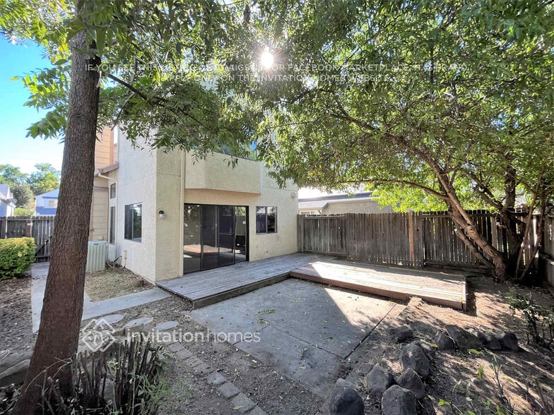 Building Photo - 2272 Sandcastle Way