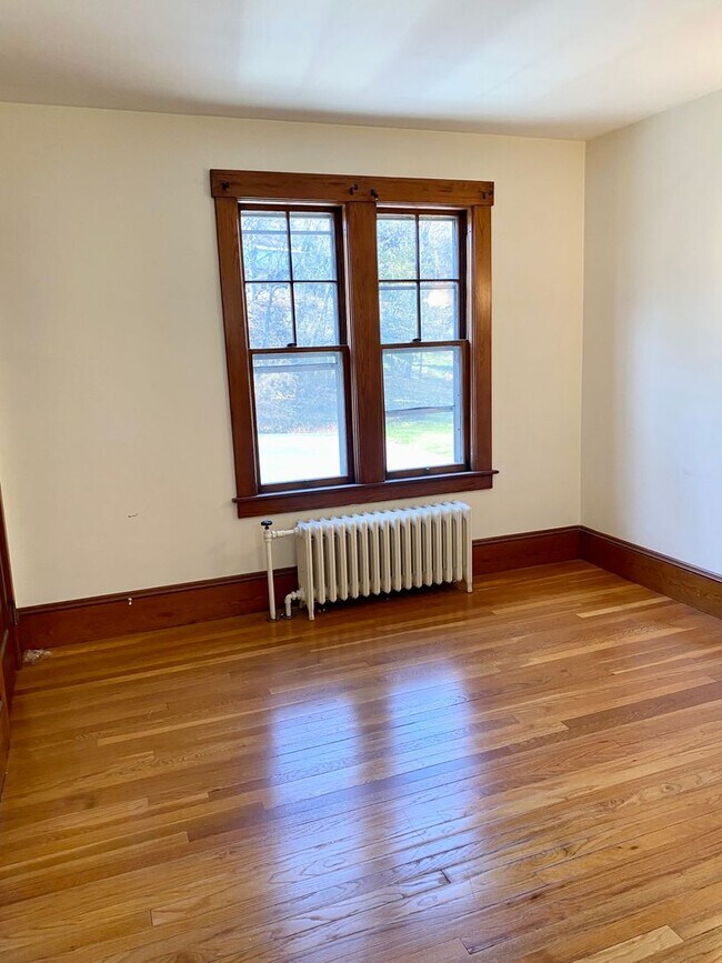 Building Photo - 68 Ascutney St
