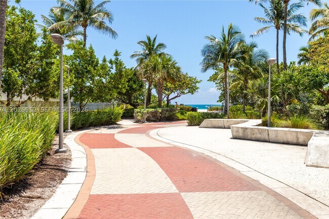 Building Photo - 2655 Collins Ave