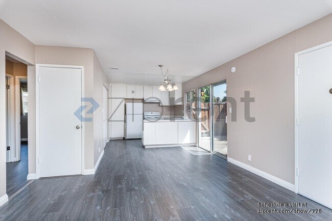 Building Photo - 370 Don Basillo Way