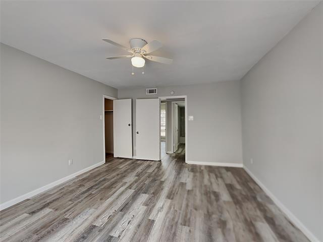 Building Photo - 10590 High Hollows Dr