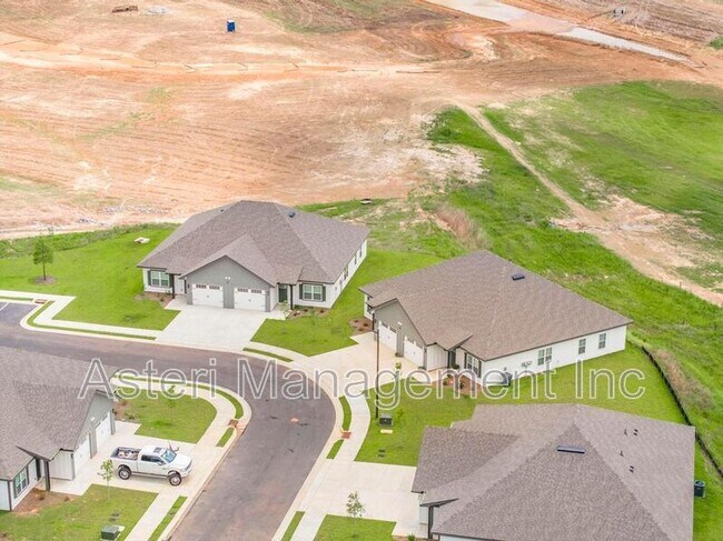 Building Photo - 2141 Houston Lake Rd